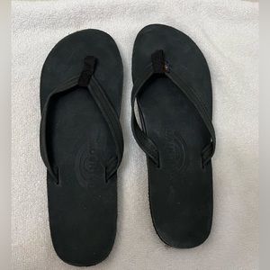 Rainbow women’s black flip flops Sz Lg NWOT